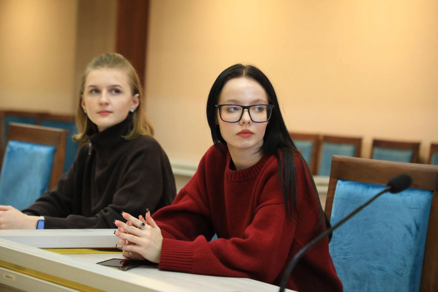 Студенты ФГДИЭ отправились на обучение в Узбекистан
